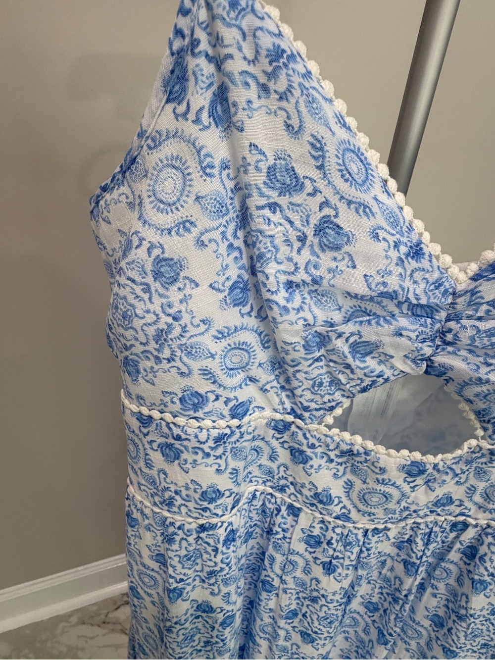 Trixxi White and Light Blue Paisley Maxi Dress - Picture 2 of 7